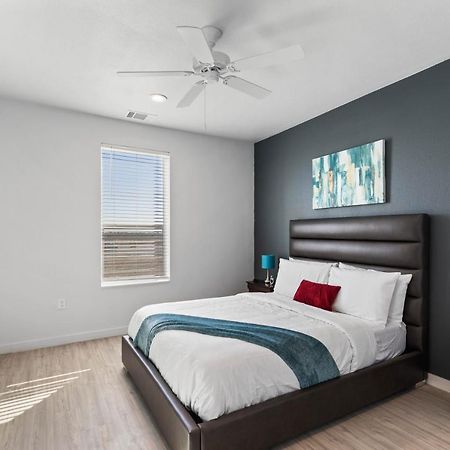 Flatz432 Apartments By Barsala Midland Ngoại thất bức ảnh