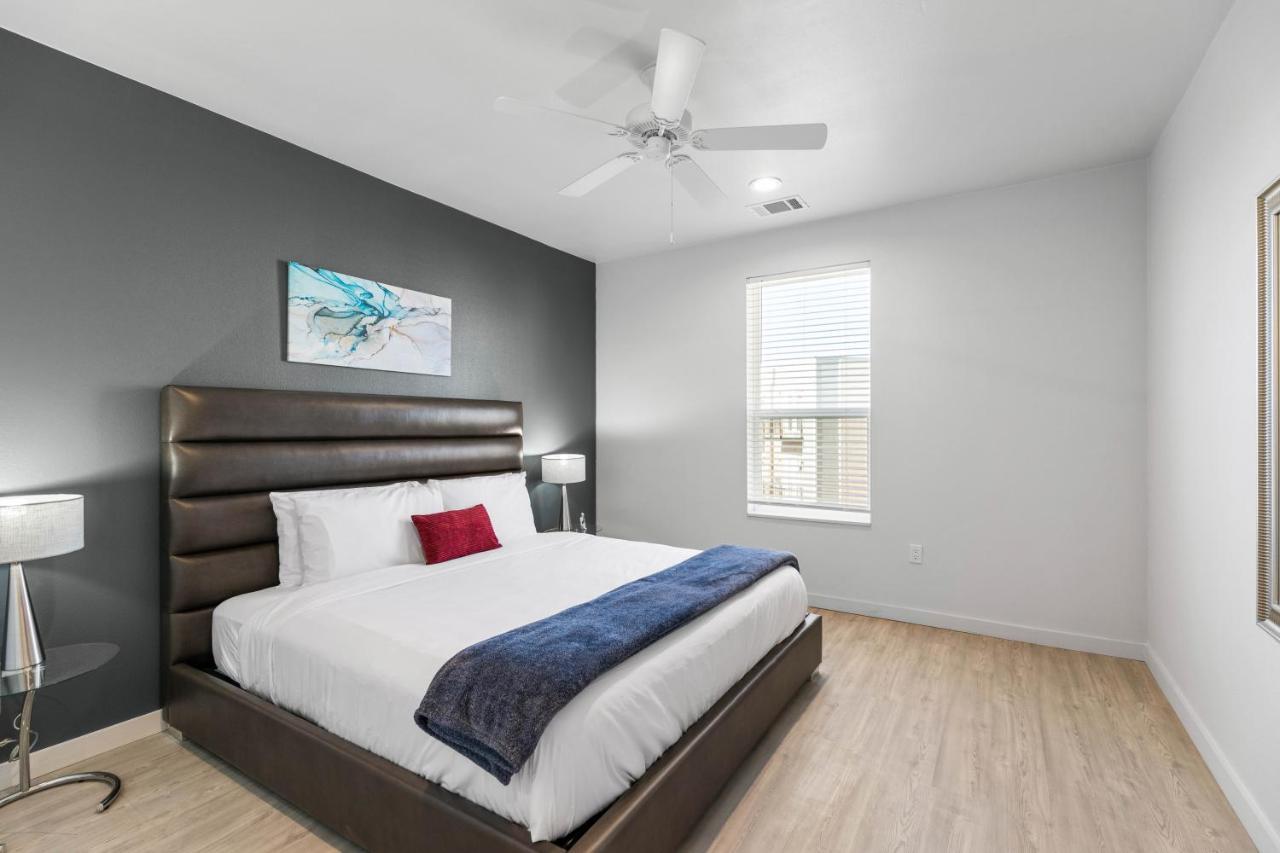 Flatz432 Apartments By Barsala Midland Ngoại thất bức ảnh