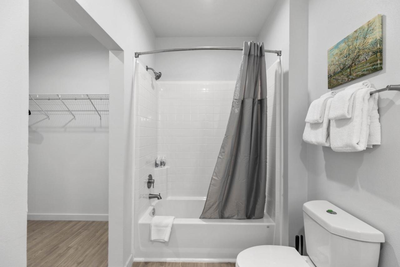 Flatz432 Apartments By Barsala Midland Ngoại thất bức ảnh