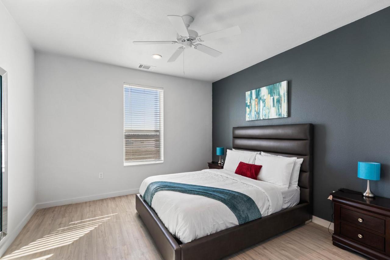 Flatz432 Apartments By Barsala Midland Ngoại thất bức ảnh